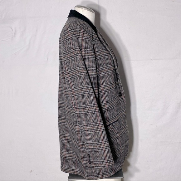 Evidence Black Beige Red Houndstooth Blazer with Black Velvet Collar 8 - Picture 5 of 13